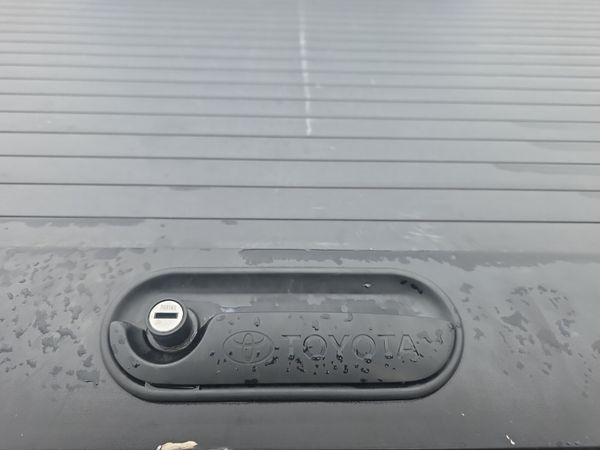 Toyota Hilux 2.4 Invincible 385133001