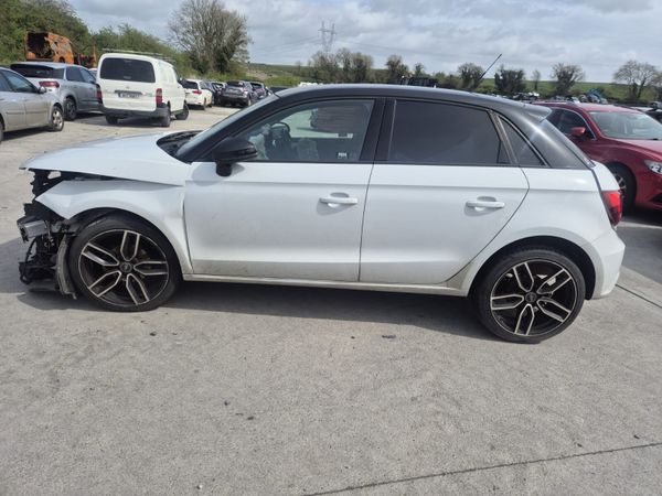 2017 Audi A1 *For Parts* 385137786