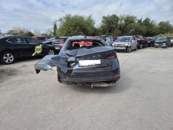 2022 Skoda Octavia *For Parts* 385138275