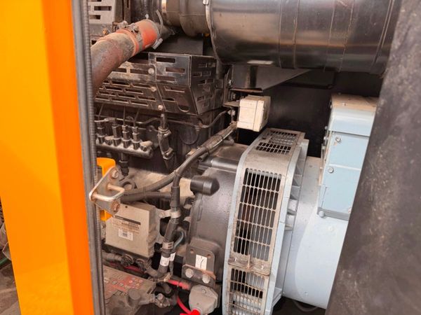 2017 SDMO 110 KVA GENERATOR GENSET ....843T 385241051
