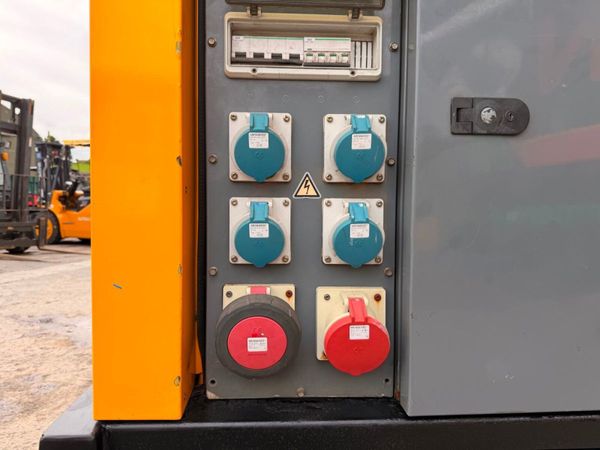 2017 SDMO 110 KVA GENERATOR GENSET ....843T 385241037