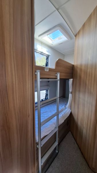 Elddis Avante 6 berth caravan 385210140