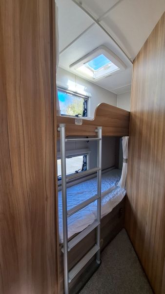 Elddis Avante 6 berth caravan 385210142