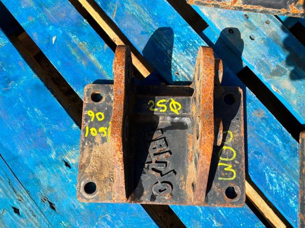 25mm HAMMER CRADLE ATTACHMENT.......003. 385224655