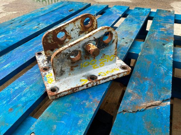 MICRO / MINI DIGGER CRADLE.....25mm PINS....010. 385224601