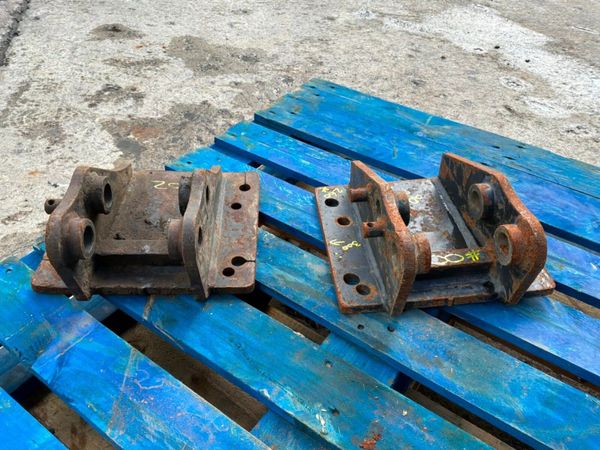 30mm QUICK HITCH HAMMER CRADLE ........001. 385224720