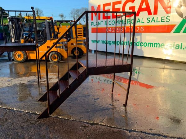 PREFAB / PORTACABIN ACCESS STAIRS step ladder 385305376