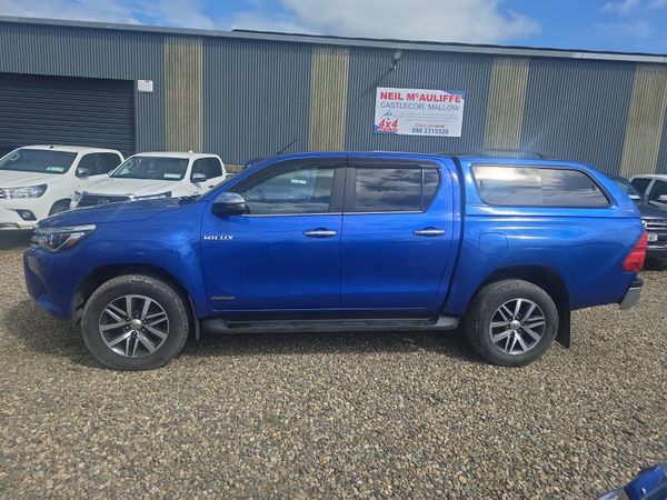 Toyota Hilux 2.4 D4D Invincible 385334091