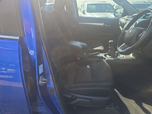 Toyota Hilux 2.4 D4D Invincible 385337033