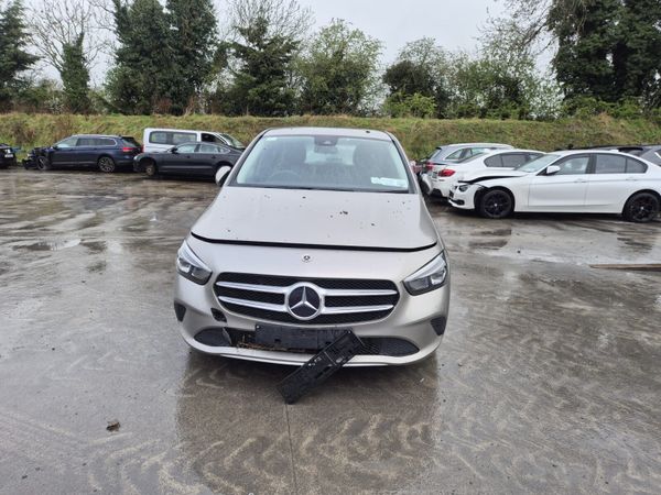 2021 Mercedes B-Class *For parts* 385446404