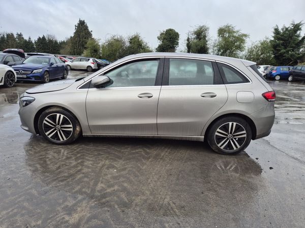 2021 Mercedes B-Class *For parts* 385446405