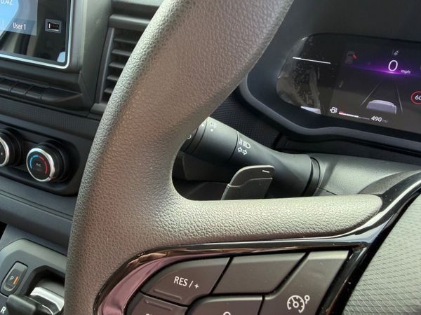 2025 RENAUT TRAFIC AUTO 9 SEATER 385449674