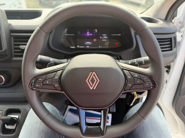2025 RENAUT TRAFIC AUTO 9 SEATER 385449680