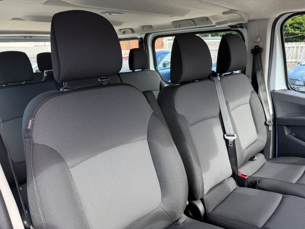 2025 RENAUT TRAFIC AUTO 9 SEATER 385449702