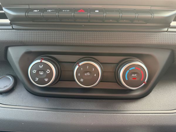 2025 RENAUT TRAFIC AUTO 9 SEATER 385449704