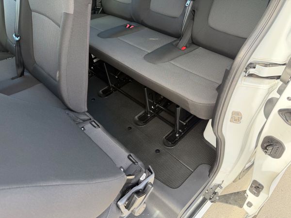 2025 RENAUT TRAFIC AUTO 9 SEATER 385449710