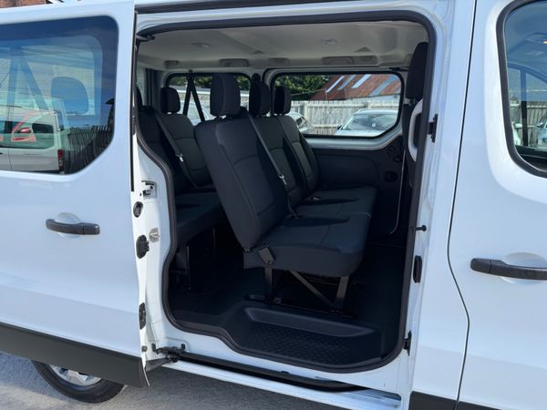 2025 RENAUT TRAFIC AUTO 9 SEATER 385449729