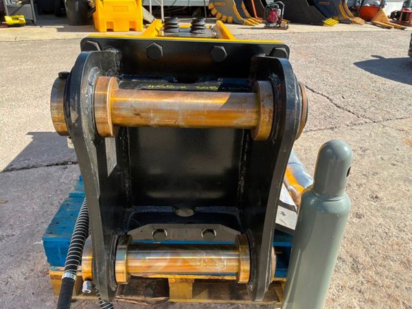 UNUSED Ds 135 HAMMER....80mm PINS........2057d. 385459465