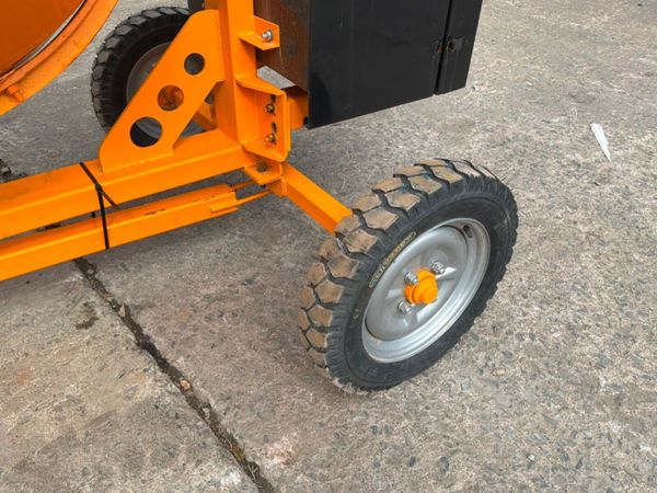 UNUSED DIESEL CEMENT MIXER......4 BAG.....1630. 385459485