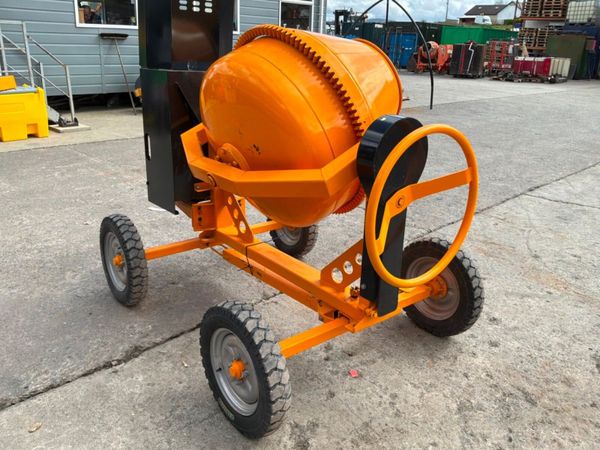 UNUSED DIESEL CEMENT MIXER......4 BAG.....1630. 385459507
