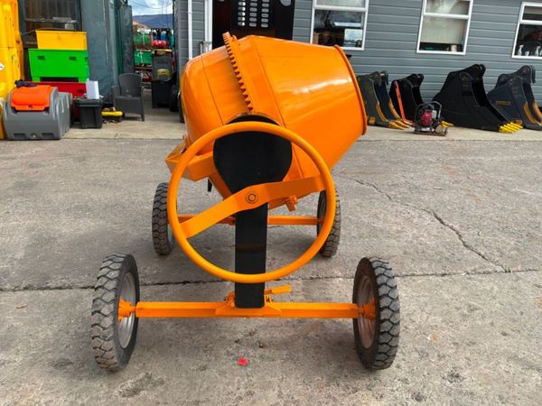 UNUSED DIESEL CEMENT MIXER......4 BAG.....1630. 385459508