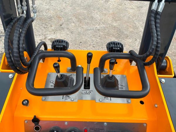 UNUSED 1150kg MINI SKID STEER LOADER.......1066 385476864