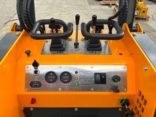 UNUSED 1150kg MINI SKID STEER LOADER.......1066 385476878