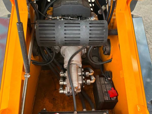 UNUSED 1150kg MINI SKID STEER LOADER.......1066 385476890