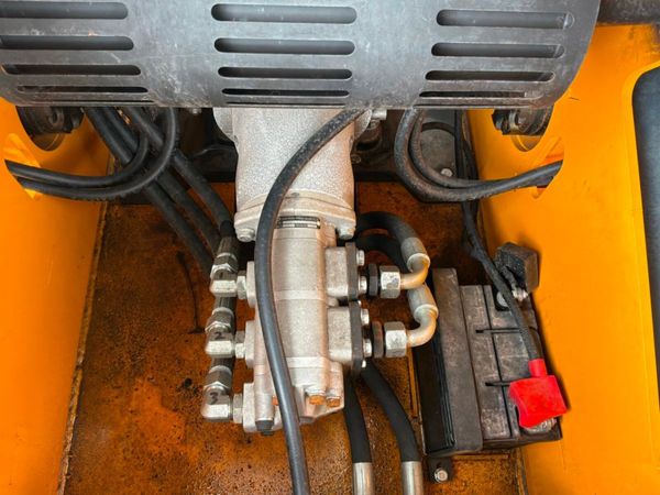 UNUSED 1150kg MINI SKID STEER LOADER.......1066 385476892