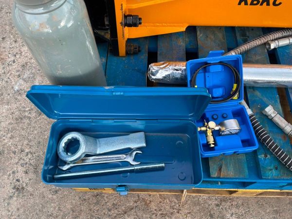 KBKC680 BREAKER / HAMMER....45mm Pins...2307d. 385545308