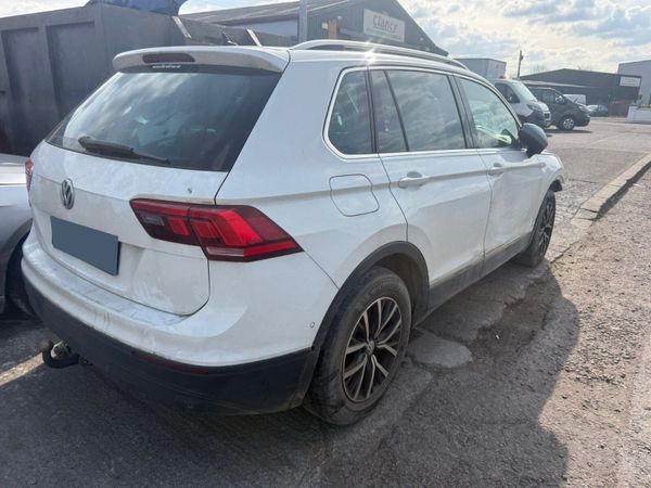 2018 Volkswagen Tiguan 2.0 Diesel For Breaking! 385648221