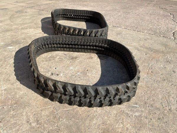 UNUSED 300 x 52.5 x 84 RUBBER TRACKS.......1797. 385648327