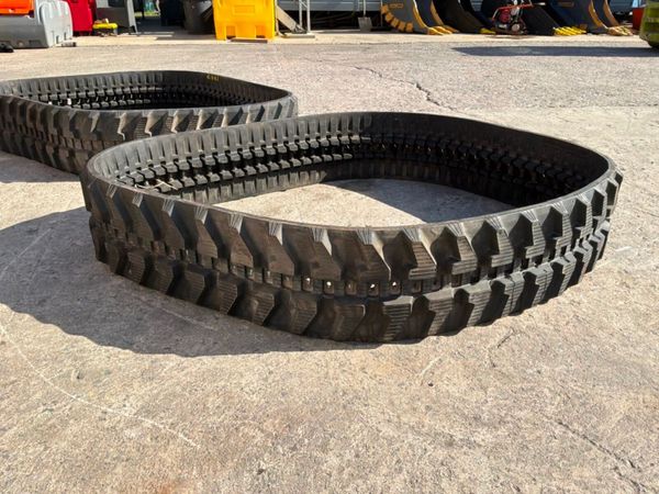 UNUSED 300 x 52.5 x 84 RUBBER TRACKS.......1797. 385648328