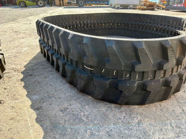 UNUSED 300 x 52.5 x 84 RUBBER TRACKS.......1797. 385648329