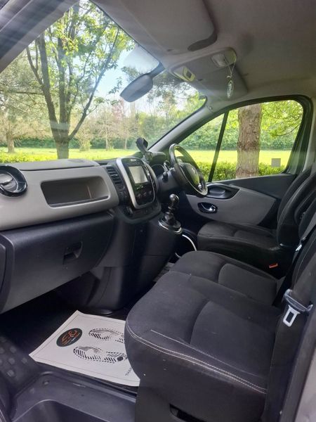 Renault Trafic Buisiness Editon 2018 DOE 4/27 385666875