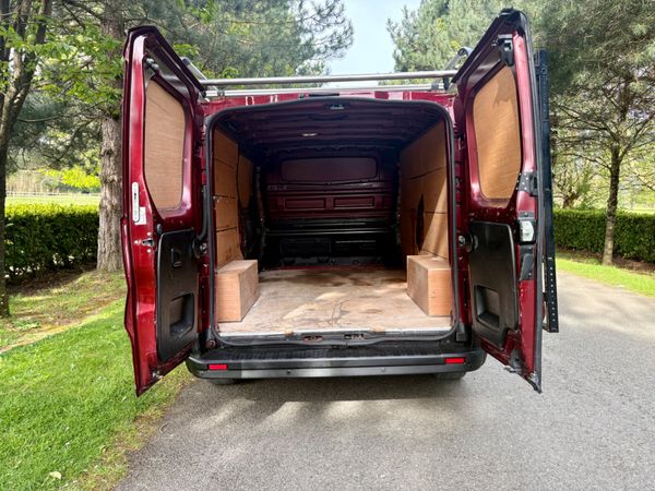 Nissan Primastar Auto 2023 DOE 4/27 385639468