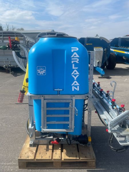 Parlayan 600L Sprayer 385745114