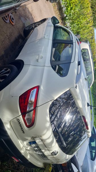 2011 Qashqai 1.5Dci needs engine repair 385760332