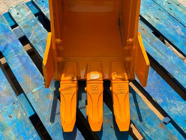 UNUSED 12" DIGGING BUCKET.....45mm PINS...2583d 385765839