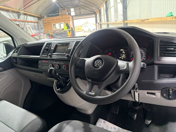 2018 Volkswagen Transporter 2.0 TDi 385707237