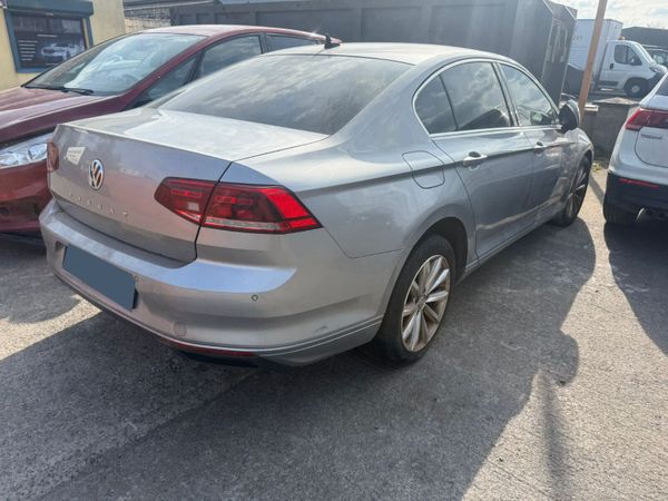 2020 Volkswagen Passat 2.0 Tdi For Breaking! 385728013