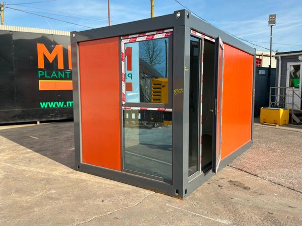 UNUSED 13ft x 7ft GARDEN ROOM.........REPAIRS. 385732453