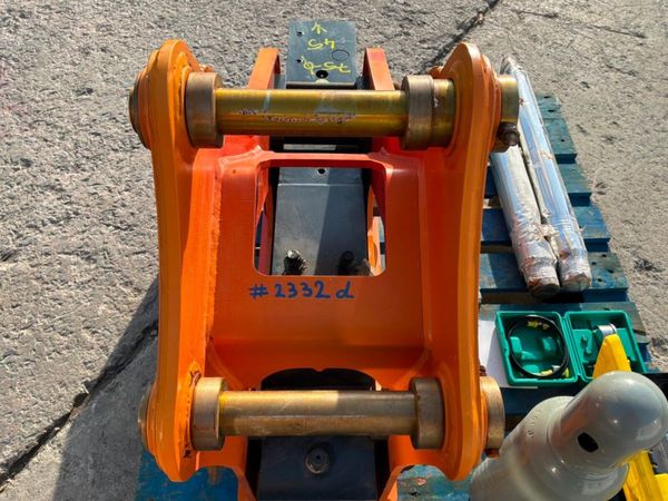 HYDRAULIC hammer BREAKER..45mm Pins....2332d. 385732412
