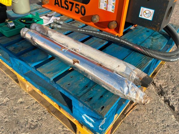 HYDRAULIC hammer BREAKER..45mm Pins....2332d. 385732417