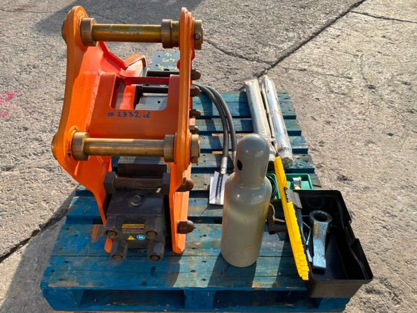 HYDRAULIC hammer BREAKER..45mm Pins....2332d. 385732424
