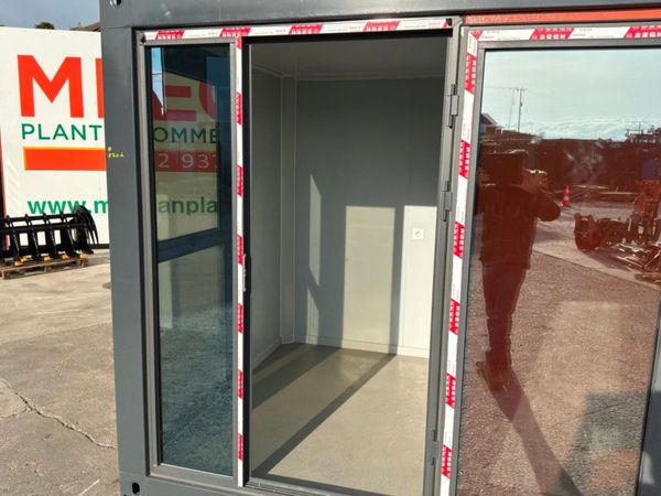 UNUSED 13ft x 7ft GARDEN ROOM.........REPAIRS. 385732439