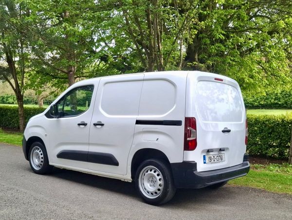 Peugeot Partner 2019 DOE 4/27 385739280