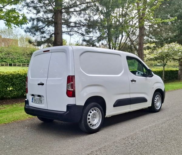 Peugeot Partner 2019 DOE 4/27 385739281