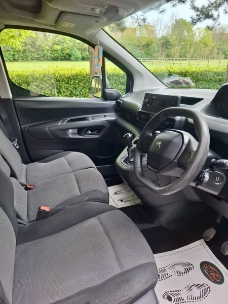 Peugeot Partner 2019 DOE 4/27 385739286