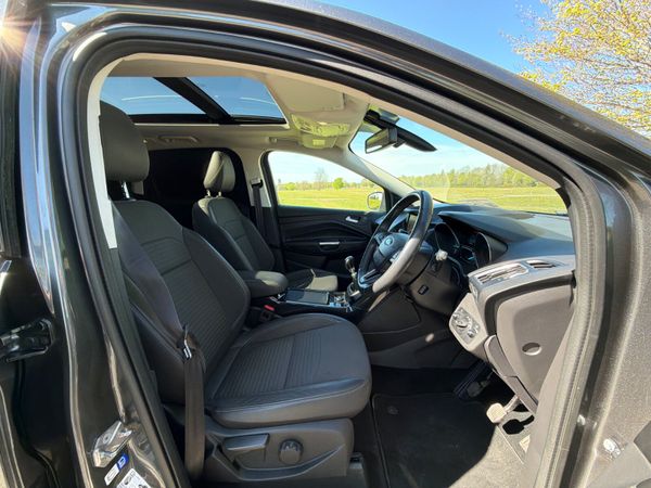 Ford Kuga 2019 commercial 2 seats 385845642